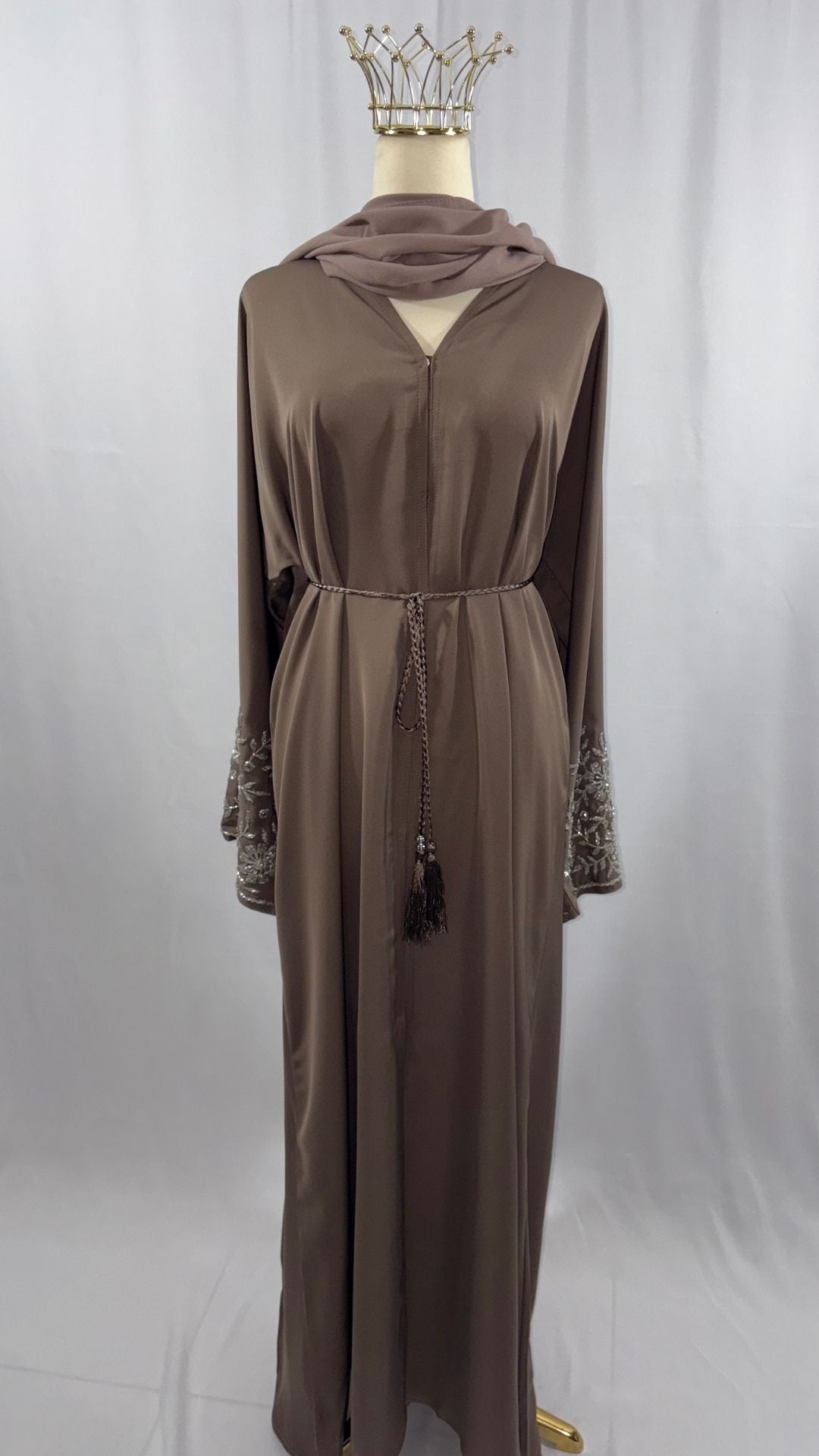 ✨ Abaya NUDE – Élégance Brodée & Pochette Intégrée